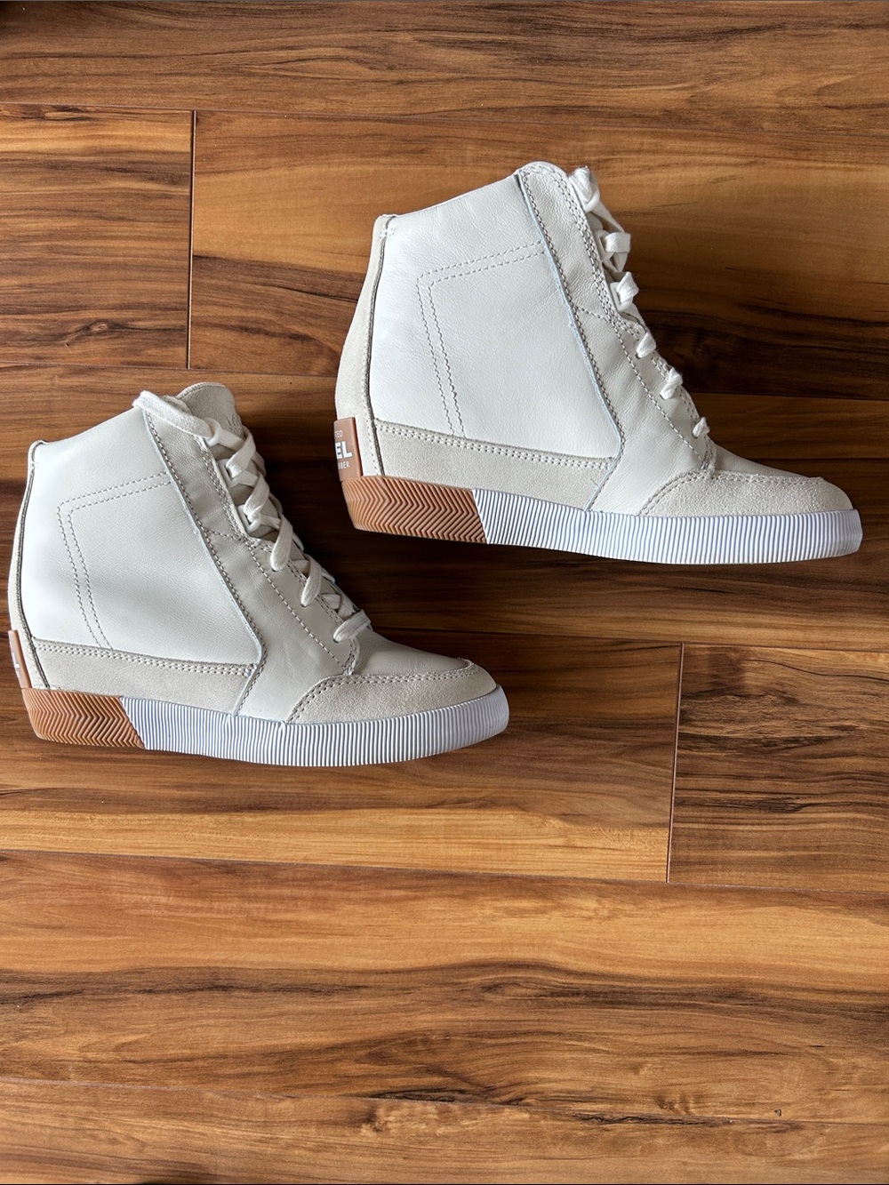 Sorel Out ‘n About Leather Wedge Bootie Sneakers Cream Color - Picture 5 of 9